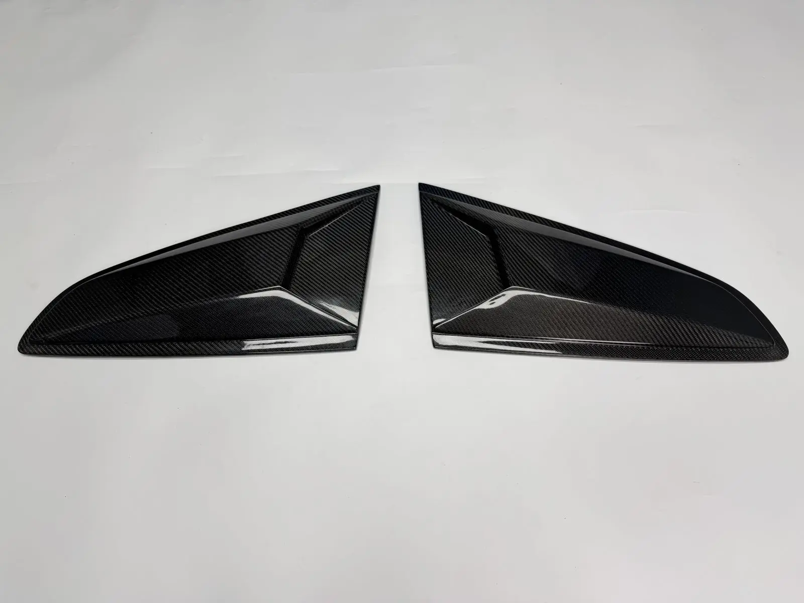 For 2015-2022 Ford Mustang Carbon Fiber Rear Side Window Louver Automotive blinds Rear window triangle ROBOT Style Body Kit