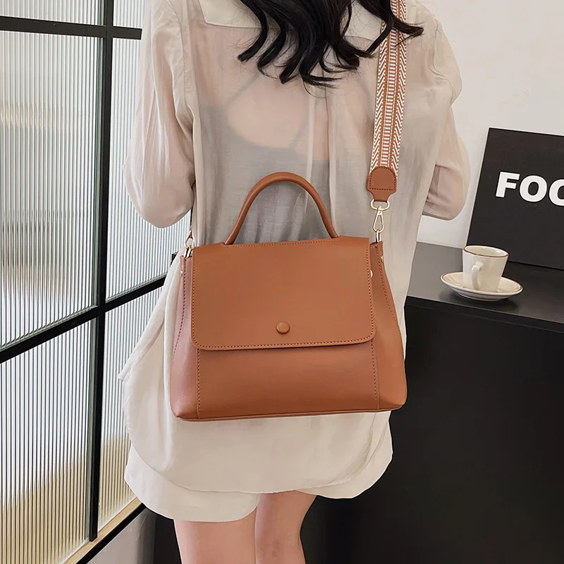 

Boho Chic Shoulder Bag 2025 New for Women, Luxury Soft Leather Crossbody Purse, Spacious Casual Tote for All Occasions