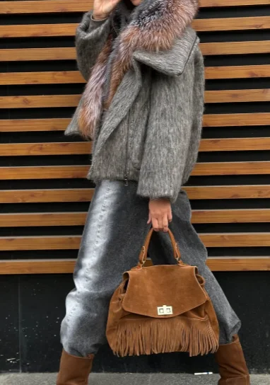 

2025 Fashion New Faux Fur Collar Lady Coat Loose Hooded Patchwork Long Sleeve With Pockets Jacket Winter Casual Warm Outerwear