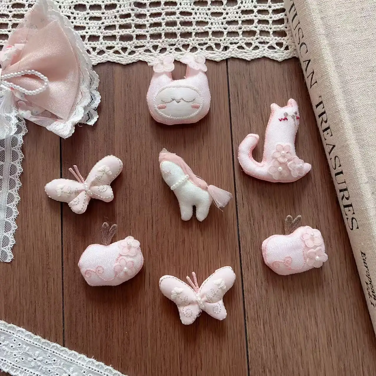 Premium Embroidery Animal Hair Accessories DIY Brooch Pin Pendant for Shoes Socks Bag Clothing Trim