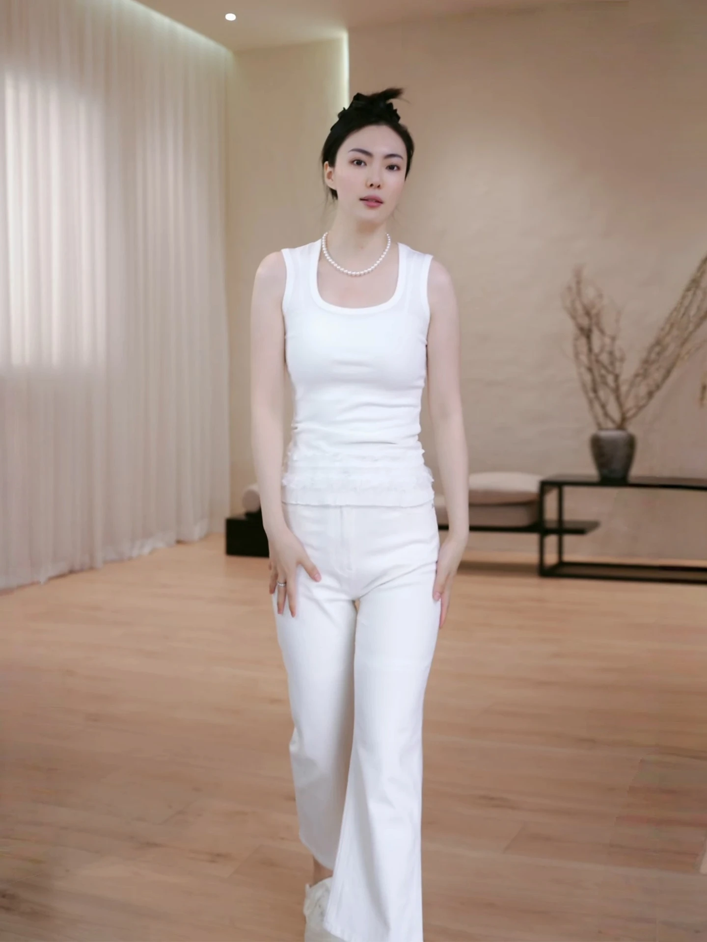

Женская тонкая хлопковая майка Slim Fit с кружевной отделкой, черно-белая, с квадратным вырезом, для повседневного стиля, весна-лето, как нижний слой