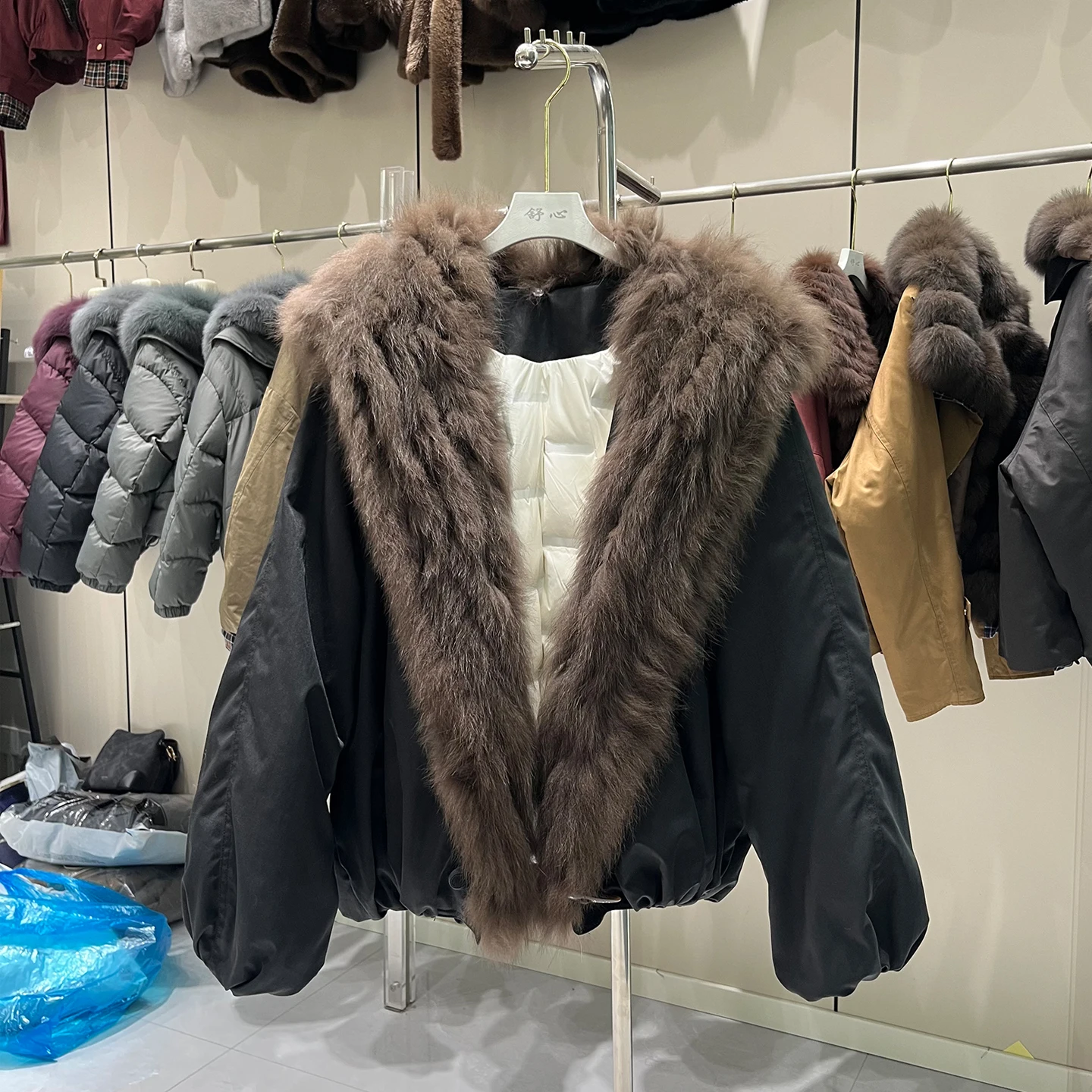 

Модная женская парка с коротким меховым воротником и капюшоном, теплая, из хлопка, с длинными рукавами, Зима 2026