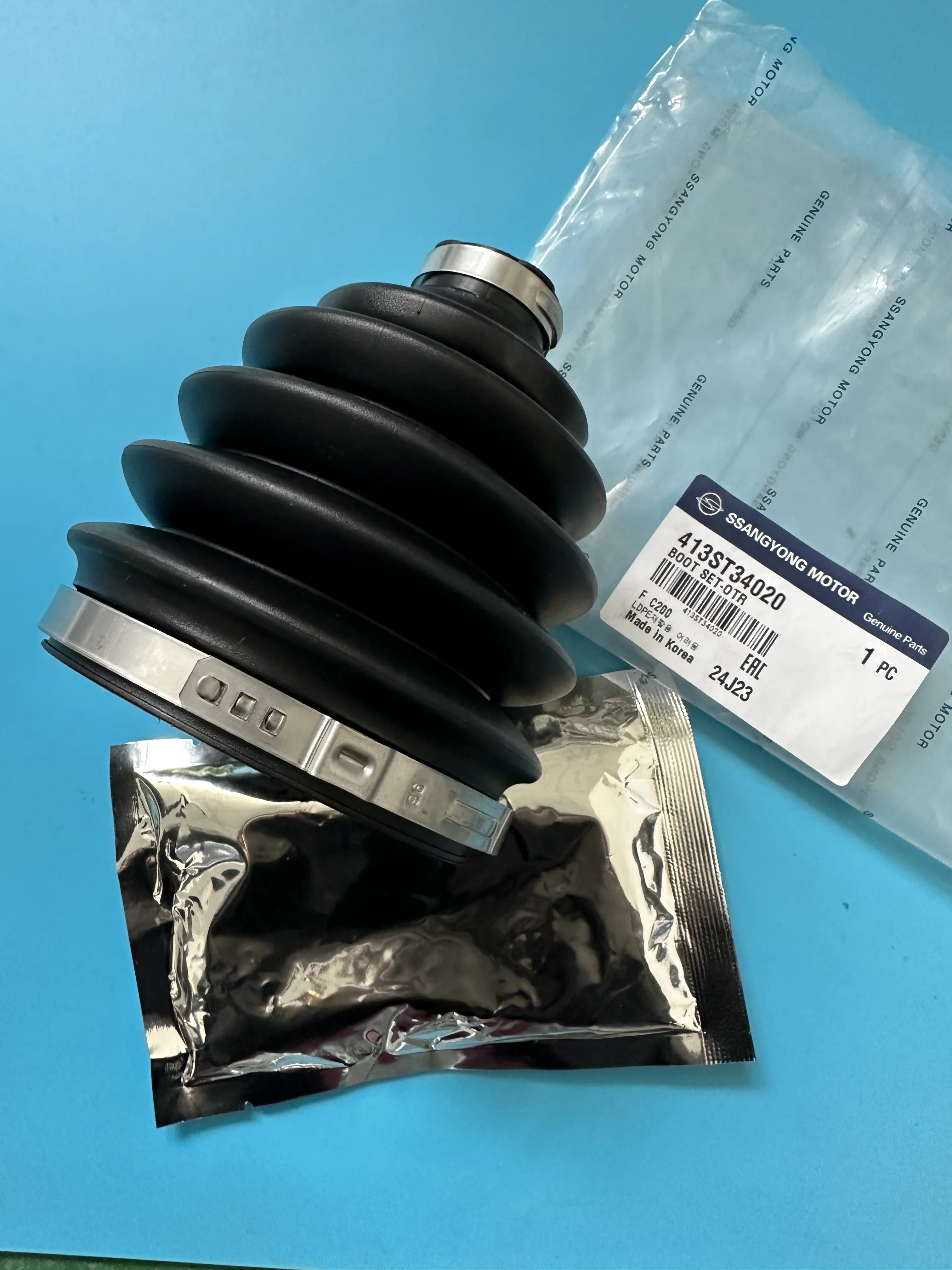 

Axle Shaft Outer Cage Repair Kit 413ST34020 For Ssangyong Korando C