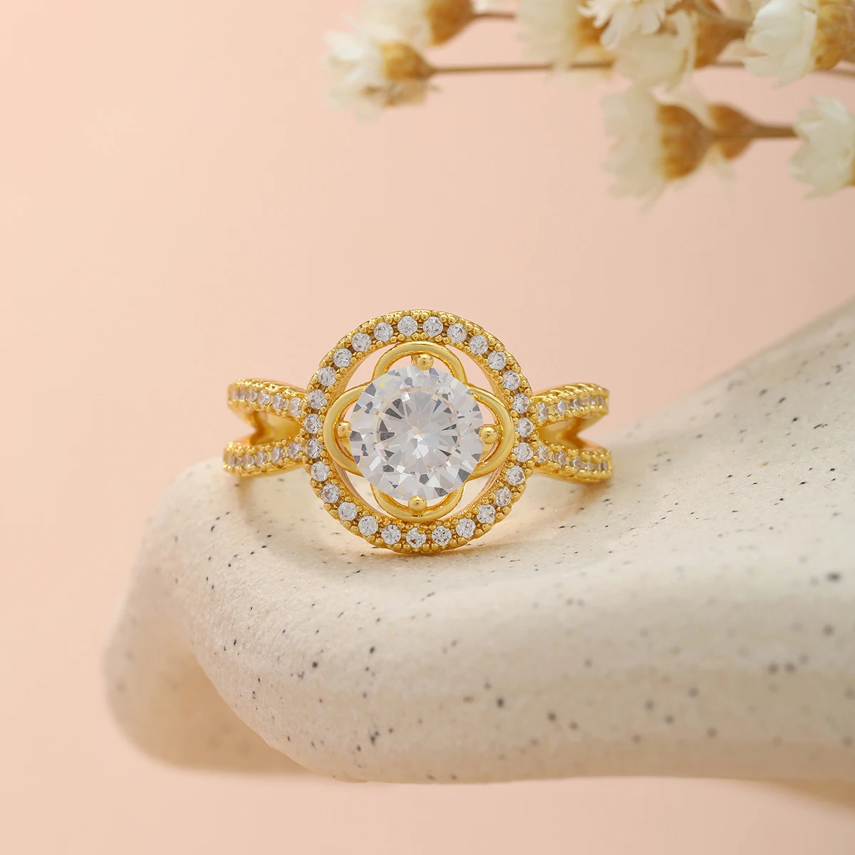 Four Leaf Clover Ring, Over Cl - Vintage Fashion Meaning recensione e prezzo