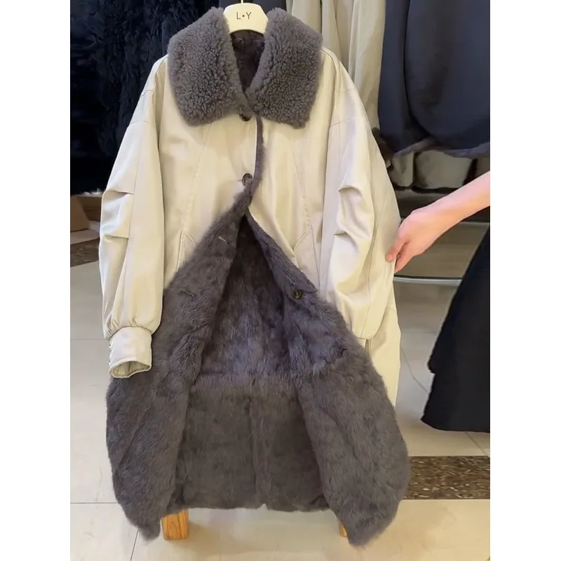 Le style de doublure intérieure chaude et à la mode de MAO MAO est un nouveau manteau en fausse fourrure ample mi-long haut de gamme pour les femmes en vêtements d'extérieur d'hiver