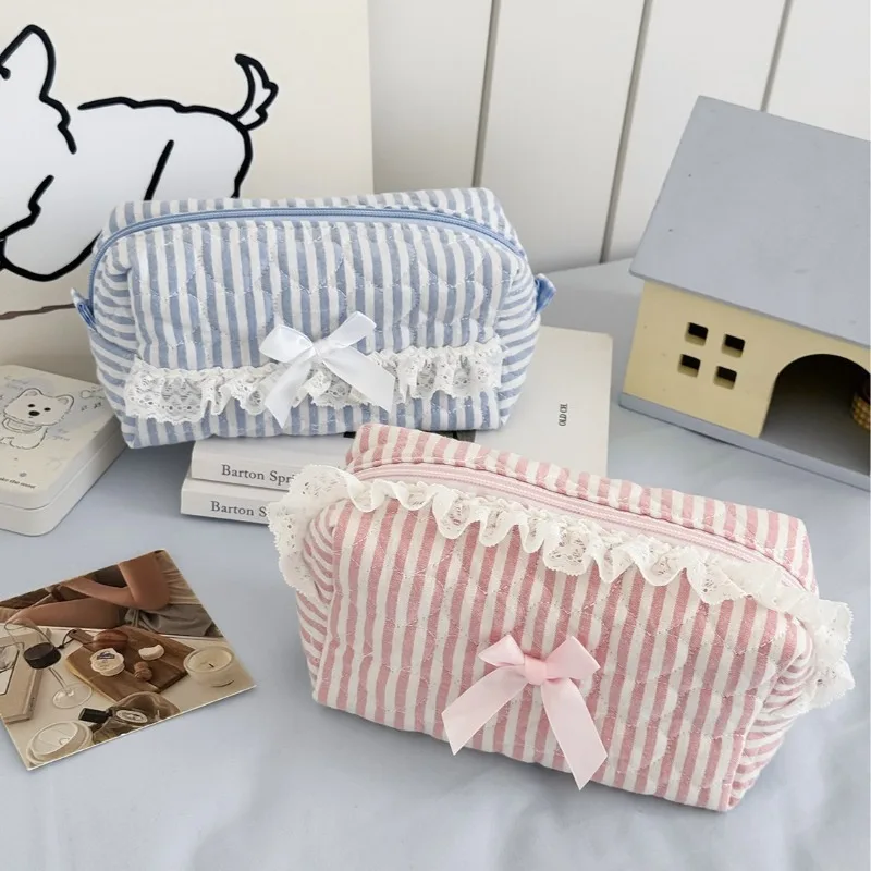 

INS Casual Korean Fashion Cosmetic Bags Jacquard Lace Striped Bow Organizer Large Capacity Charge Cable Earphone Makeup Pouch