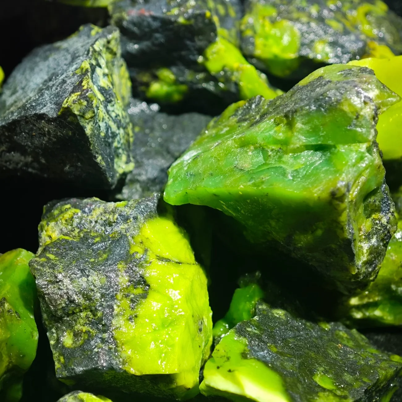 Natural Australian Chloropal Rough Stone Green Opal Mineral Specimen Tabletop Display Home Decor Collection Gift