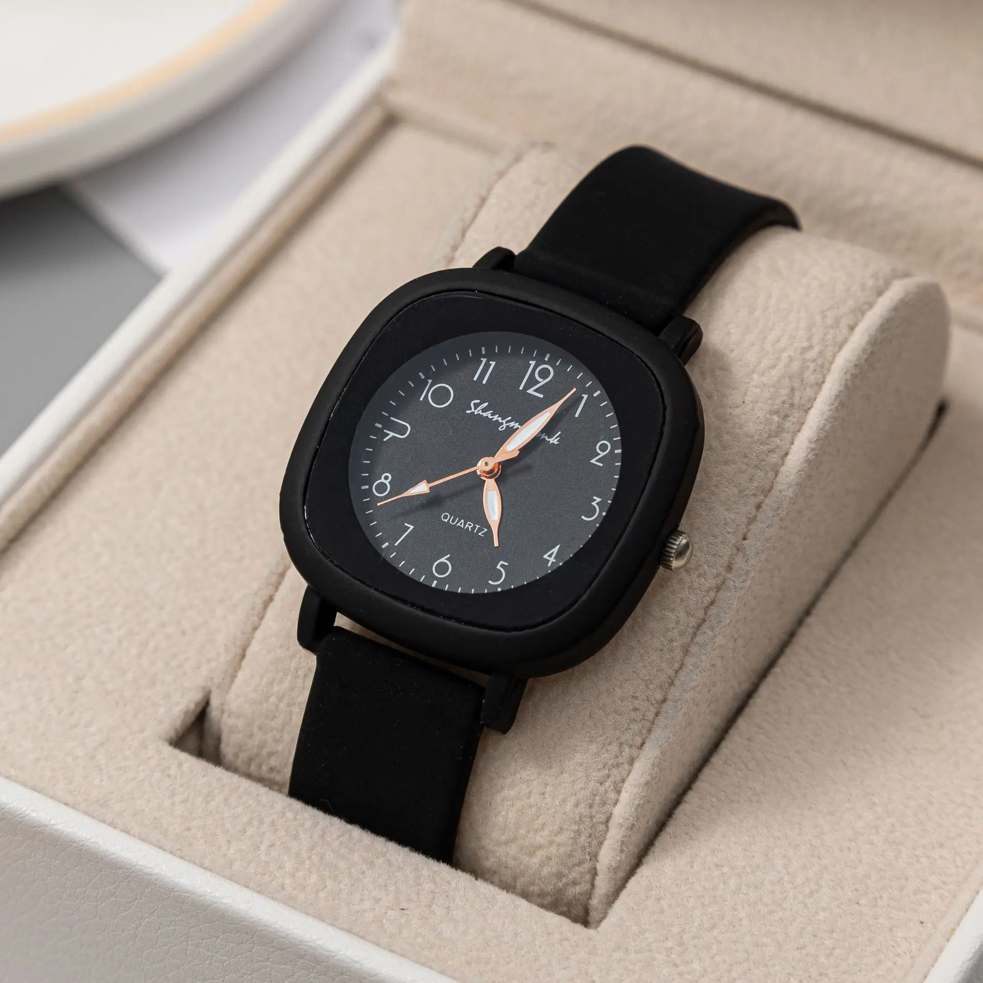 

Модные простые женские кварцевые наручные часы с силиконовым ремешком, женские модные часы, женские роскошные часы, праздничный подарок