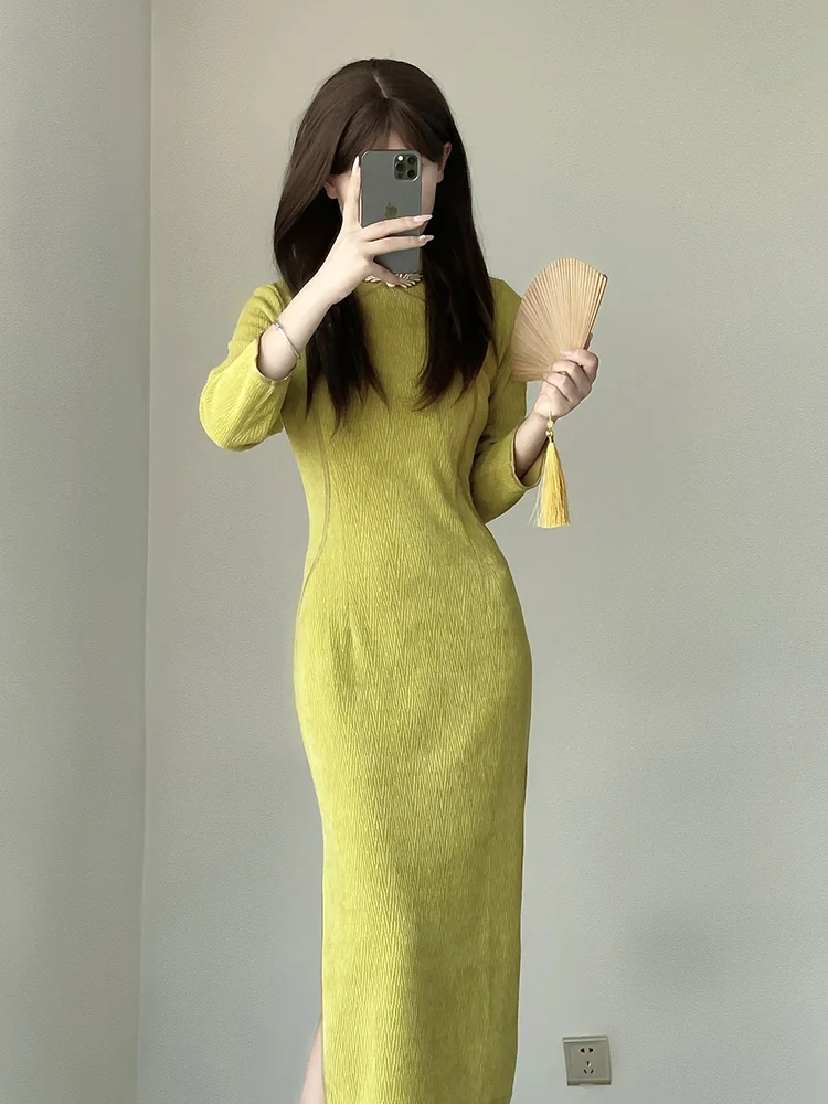 

Новая китайская модная одежда для молодых женщин: облегающий крой, длинный рукав, повседневный стиль, весна-лето, из полиэфирного волокна.