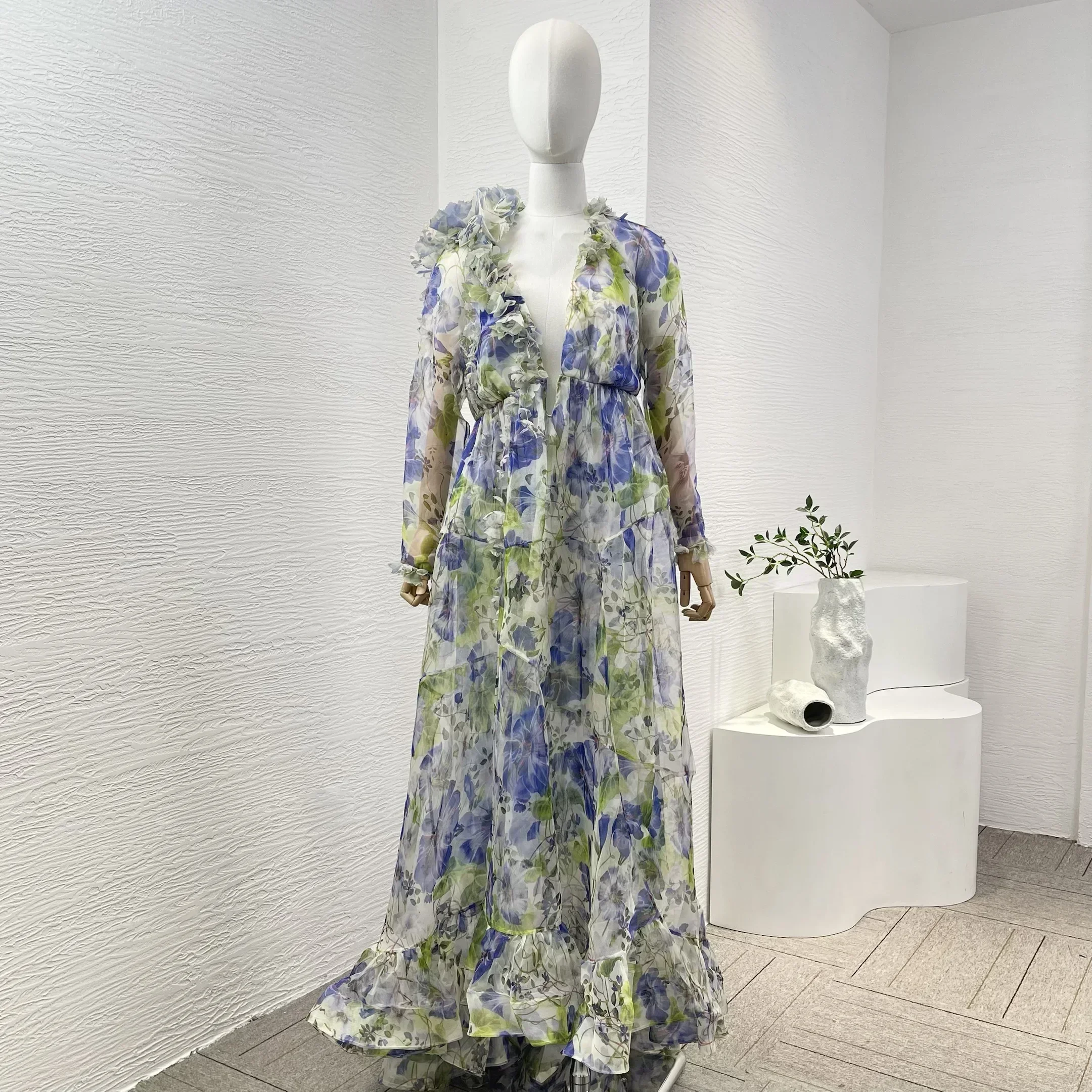 

2024 New High Quality silk Blue Floral Print Appliques Frill Pleats Maxi Dress Women Summer Holiday Clothing