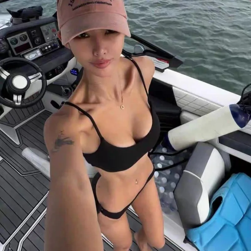 المألوف مثير ملابس السباحة النسائية انقسام بيكيني قطعتين مجموعة بلون ملابس السباحة بيكيني مثير عارية الذراعين مرونة عالية التخسيس