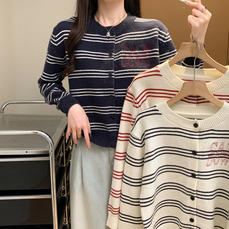 

Loose Knitted Long Sve Women's Cardigan Autumn 2025 New Sle Korean Version Faion Slimming Striped Color Blo Design