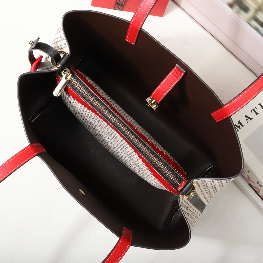 حقيبة يد نسائية عصرية مصنوعة من الجلد الفاخر، مظهر كاجوال يومي وحديث من باريس