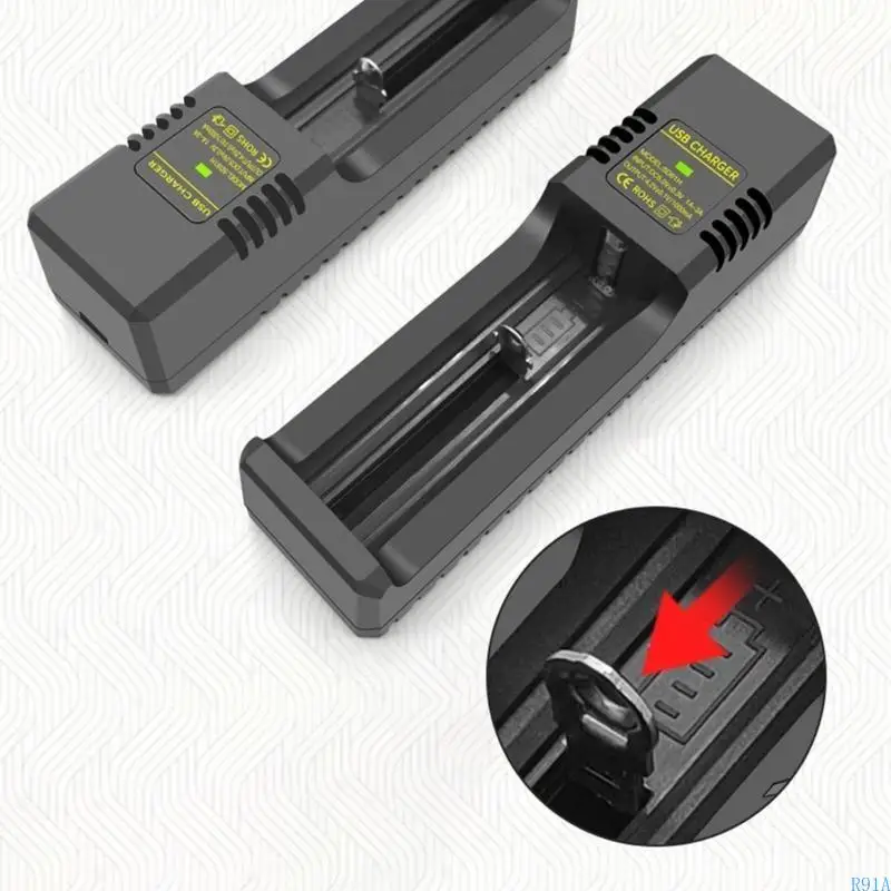R91A 1 قناة محول شاحن البطارية 1-bay شحن الدفعة نوع الدعم C & USB