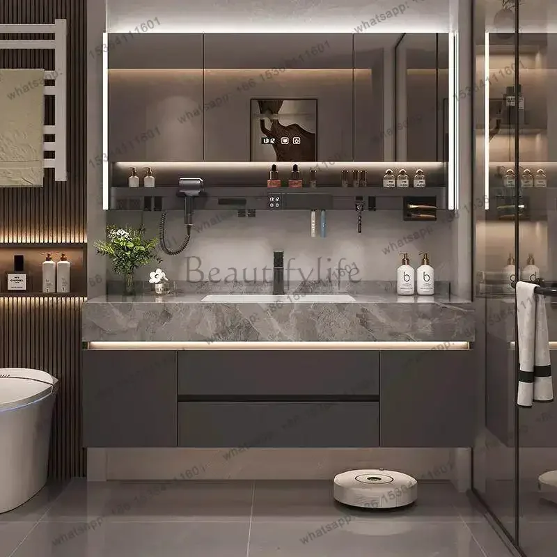 

The bathroom is simple, multi-layer solid wood bathroom cabinet is combined with a ceramic basin