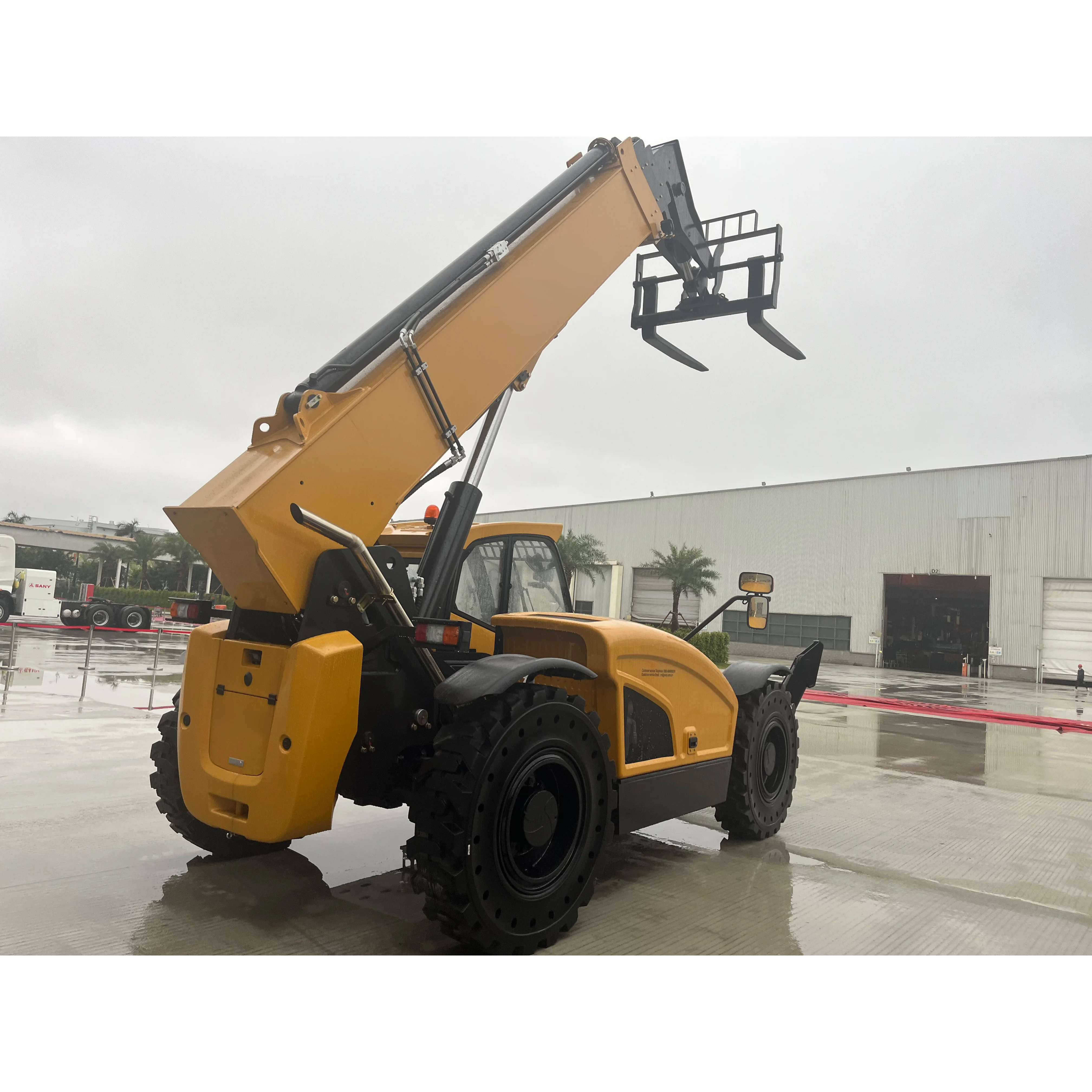 17M Telescopic Handler STH1056A 2025 New China Telehandler 4500KG Load 17M Lifting Height