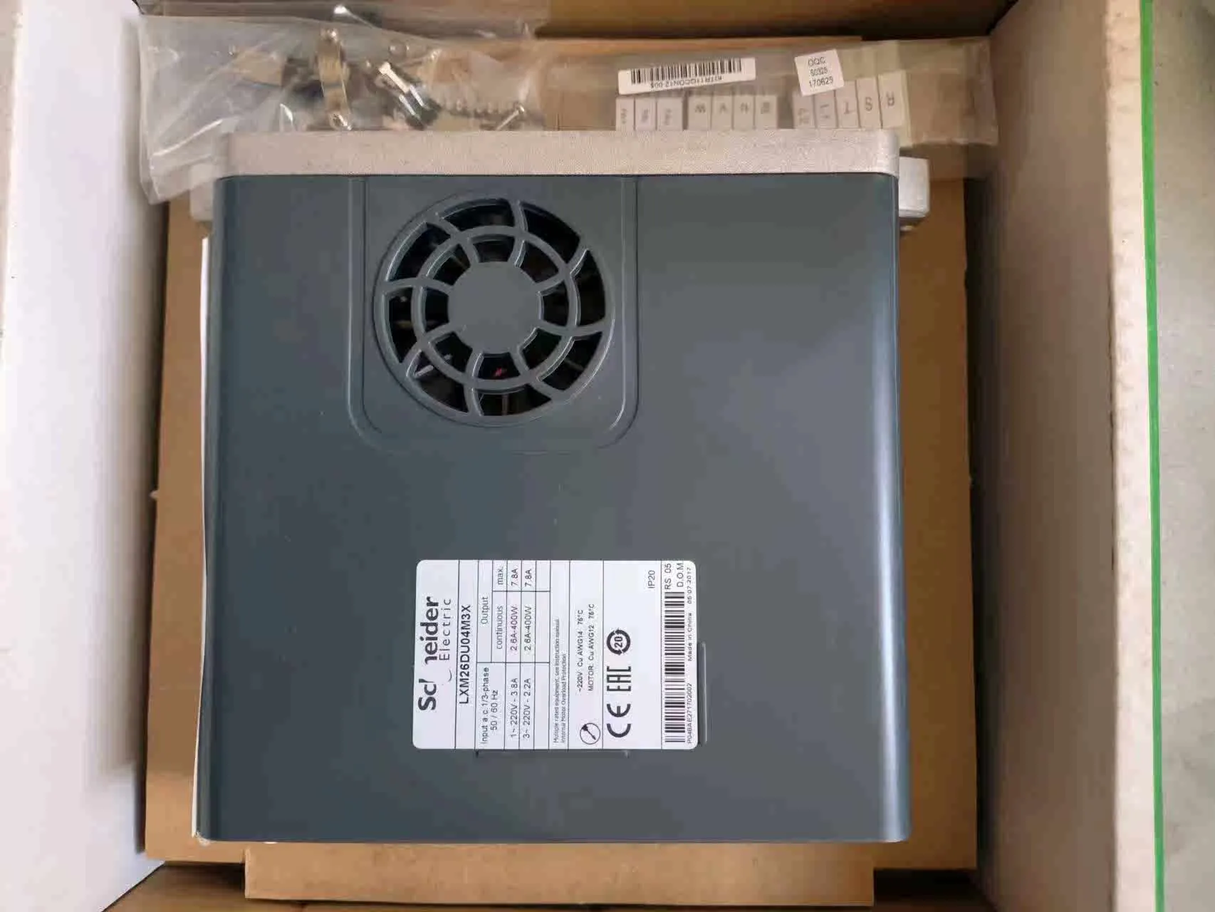 محرك سيرفو LXM26DU04M3X جديد لشنايدر