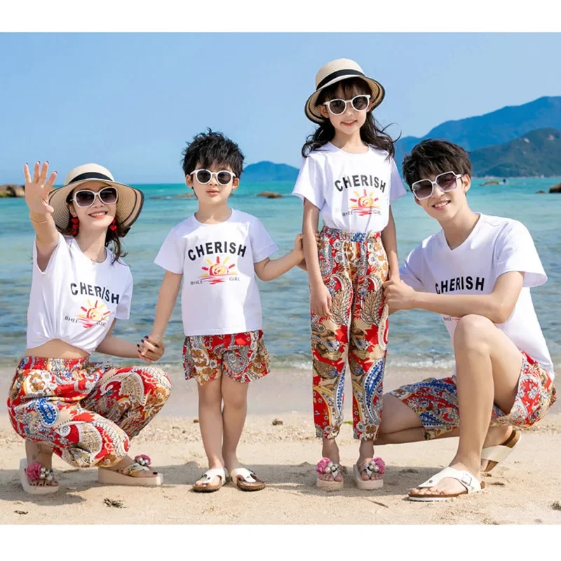 Resort Vacation Couple Look Family Fashion Beach Clothes Dad Son Tops Shorts Sets Mom Daughter T Shirts Pants Two Piece Outfits
