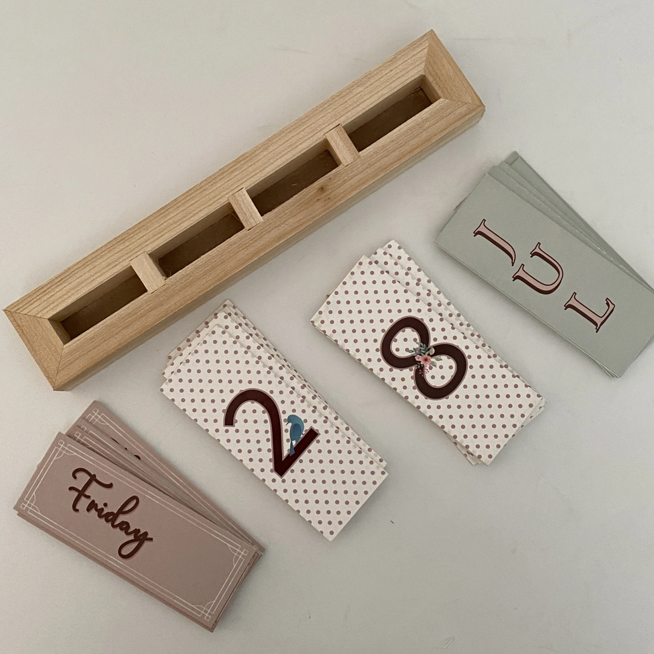 Fun And Interesting Card-style Desktop Calendar, Perpetual Calendar For Office Desk Decoration