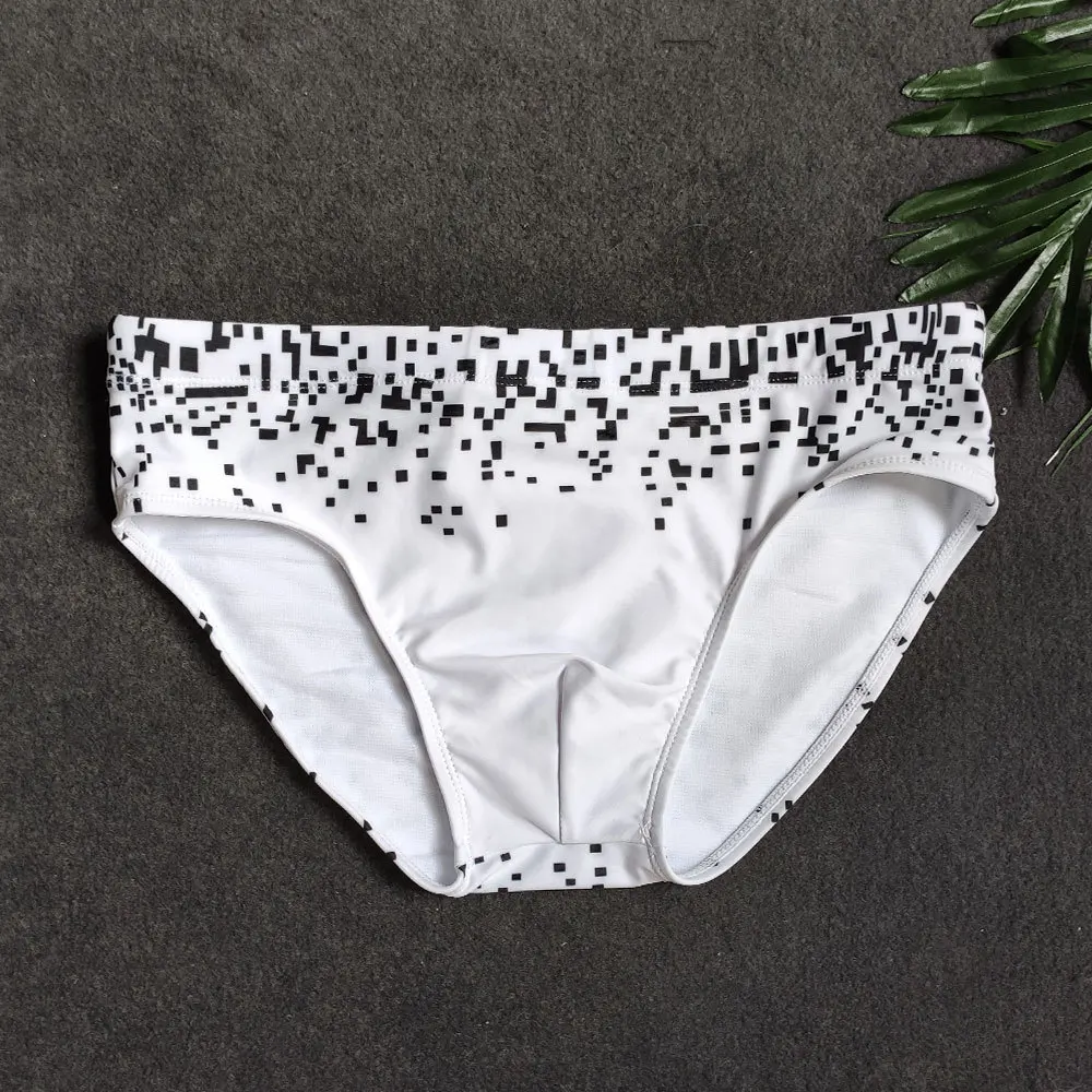 

Мужские черно-белые модные плавки-треугольники с принтом, модные мужские шорты для бассейна и пляжа с цифровыми элементами, мужские шорты UXH039