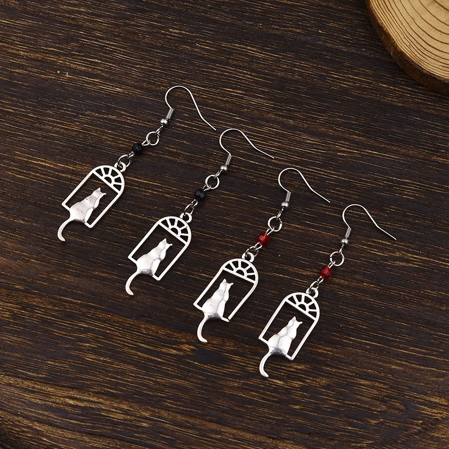 

DIY accessories Niche exquisite and beautiful temperament elegant sitting window kitten pendant earrings retro feeling hollow fu