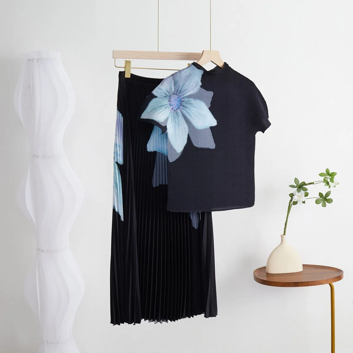 

Miyake Pleated Summer New Flower Print Corn Pleated Short Sleeve T-Shirt+Fashion High Waist Long Skirt Casual Party Set