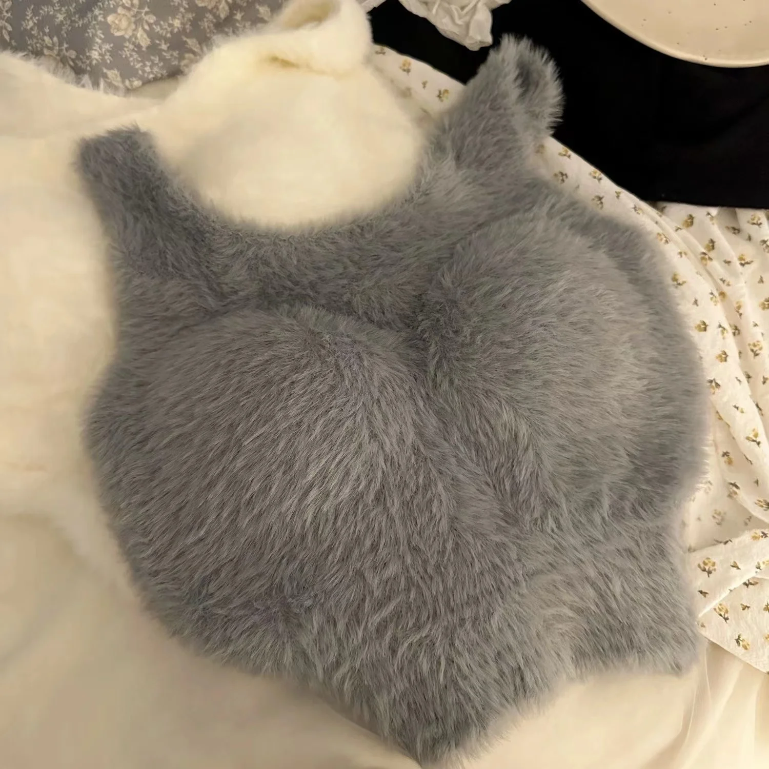 

New one-second warming knitted slim-fit autumn and winter short mink warm retro vest suspender versatile winter base