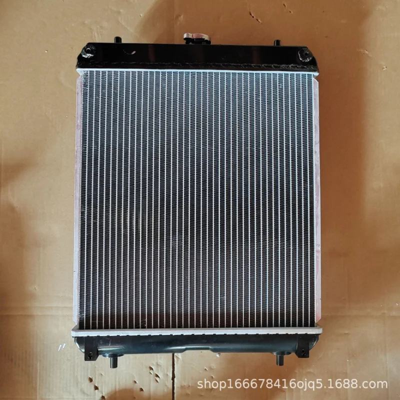 

Подходит для деталей генератора Yanmar 30-3, резервуар для воды радиатора экскаватора