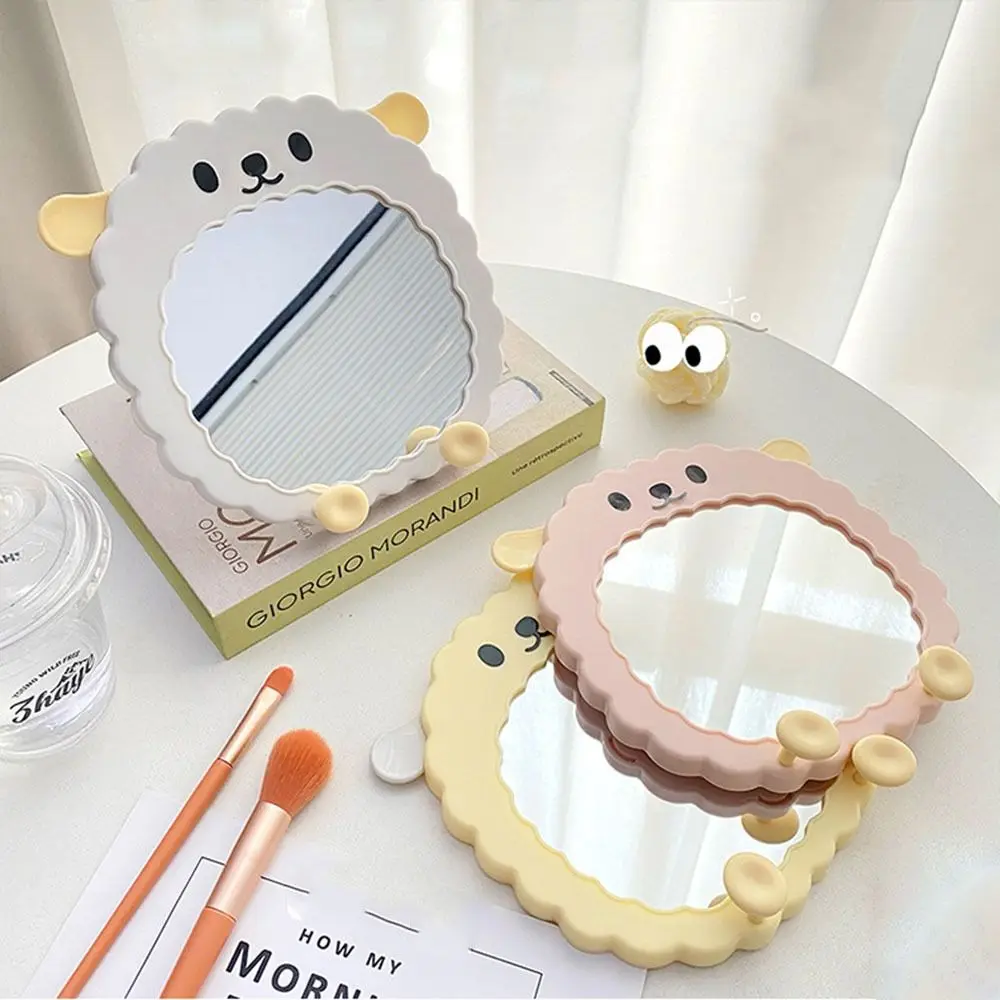 Beauty Cartoon Desktop Stand Mirror Cute Sheep Składane lusterko do makijażu Spersonalizowane dwufunkcyjne lusterko kosmetyczne dla kobiet