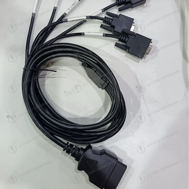 Кабель-адаптер OBD II с разъемом CAN-шины для универсального использования, прочный, простой в установке.