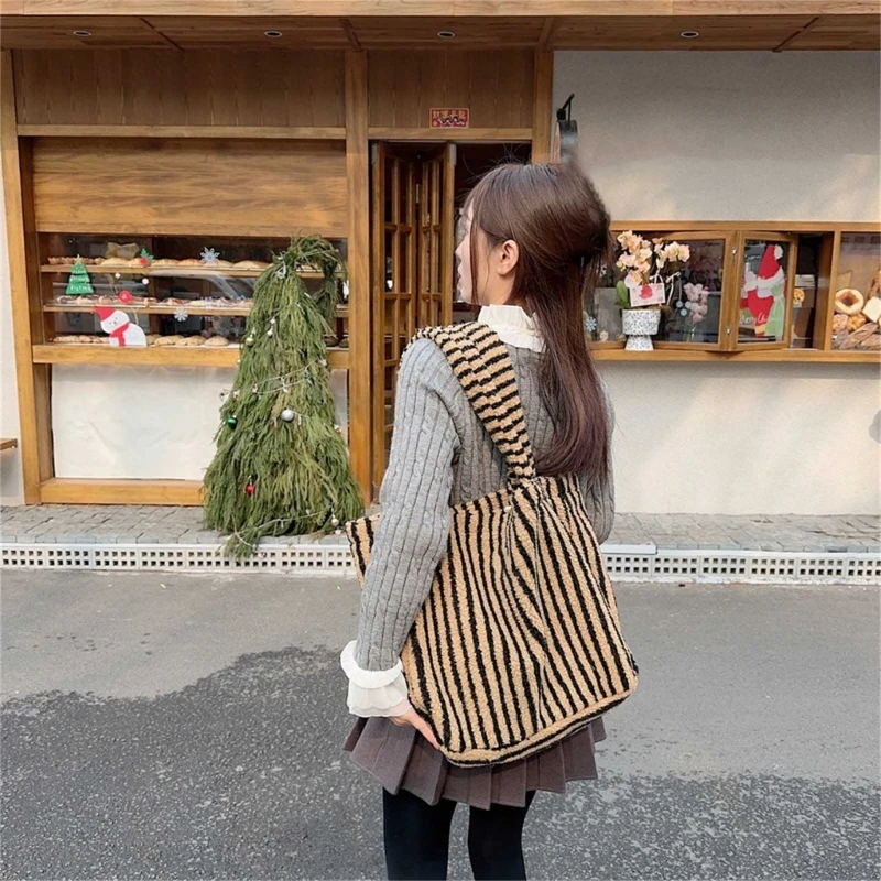 Women Large Capacity Shoulder Bag Stripe Handbags Trend Winter Shopping Bag Fashionable Plush Bag School Bag