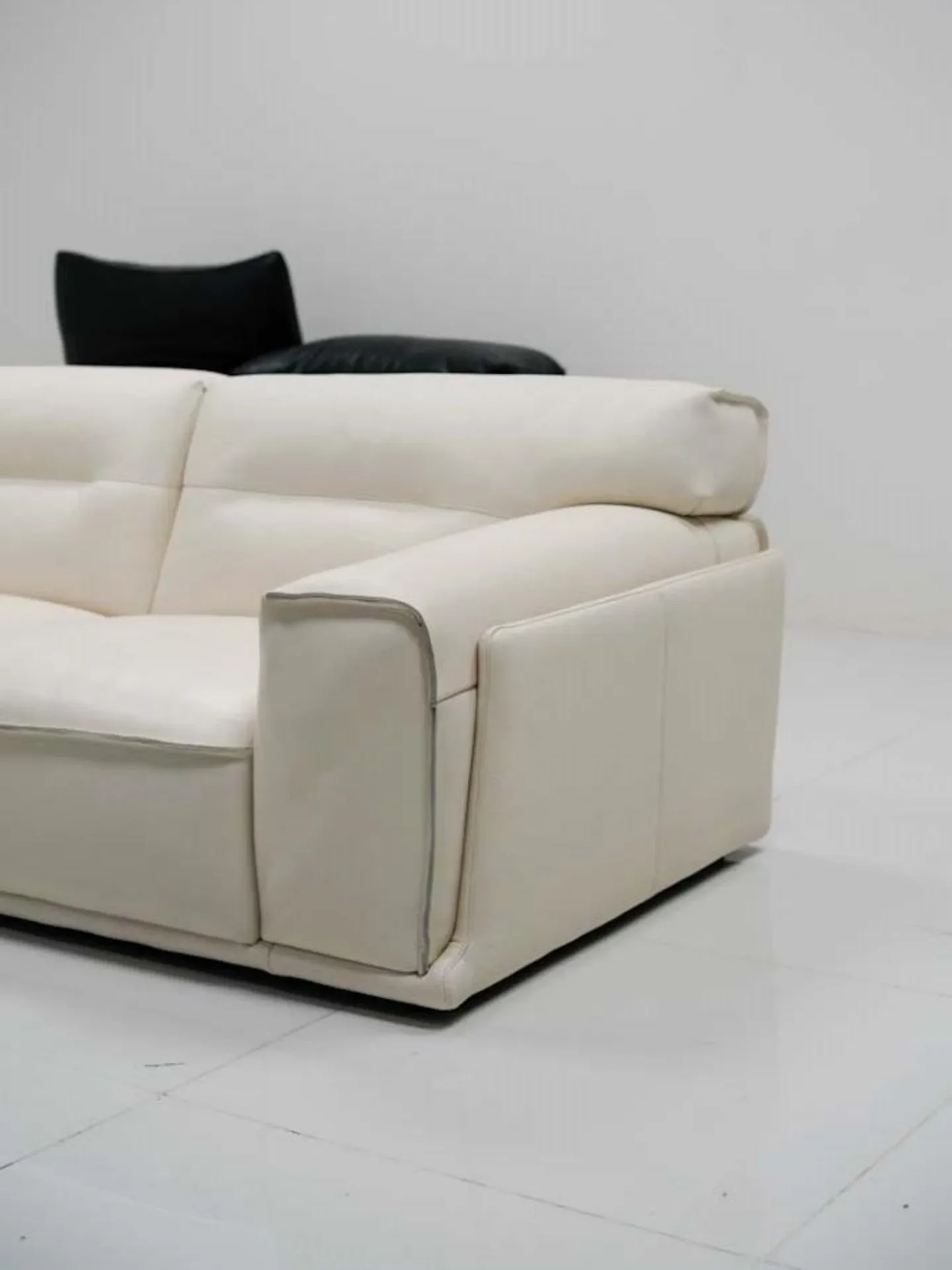 현대적인 미니멀리스트 거실 직선형 가죽 미니멀리스트 소파