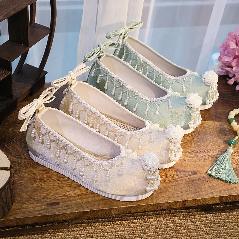 Chinese Style Height Increasing Insole Vintage Embroidery Tassel Traditional Costume Brocade Cotton Shoes Dancing Xiuhe Wedding