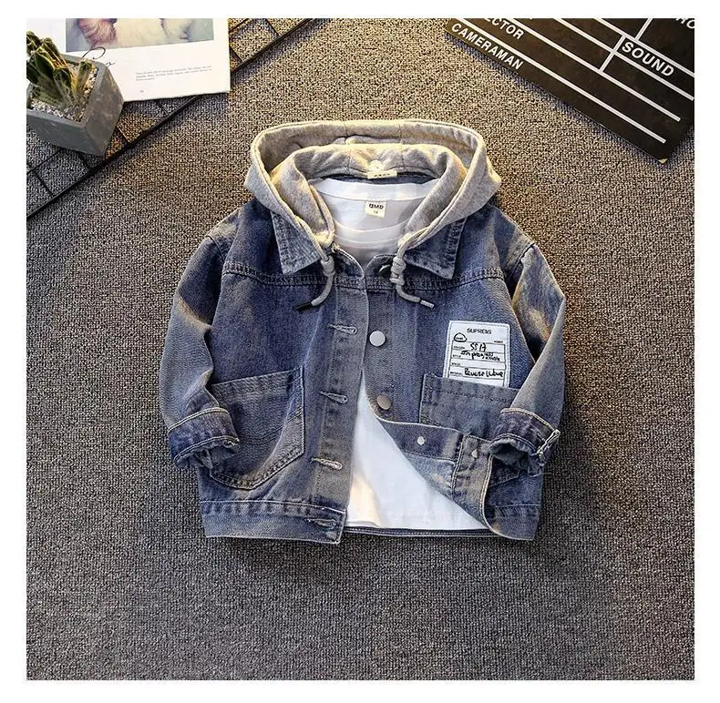 

Новая модная детская куртка для мальчиков, топ для маленьких мальчиков, осенняя джинсовая куртка, весенне-осеннее детское джинсовое пальто с капюшоном, 2025