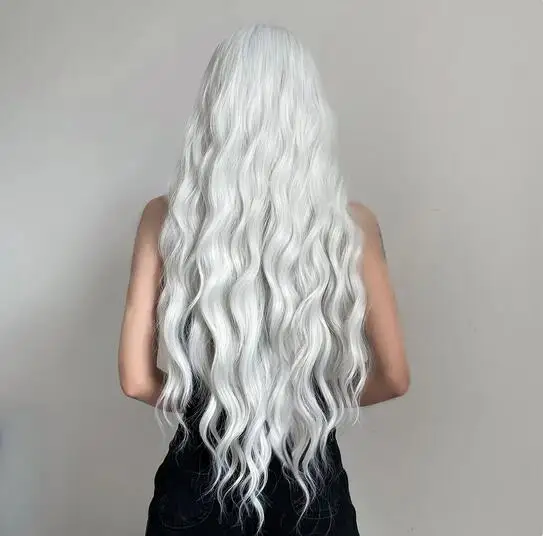 Peruca longa de onda d'água com franja para mulheres, cosplay branco colorido, peruca sedosa, cabelo sintético natural macio, resistente ao calor, festa diária