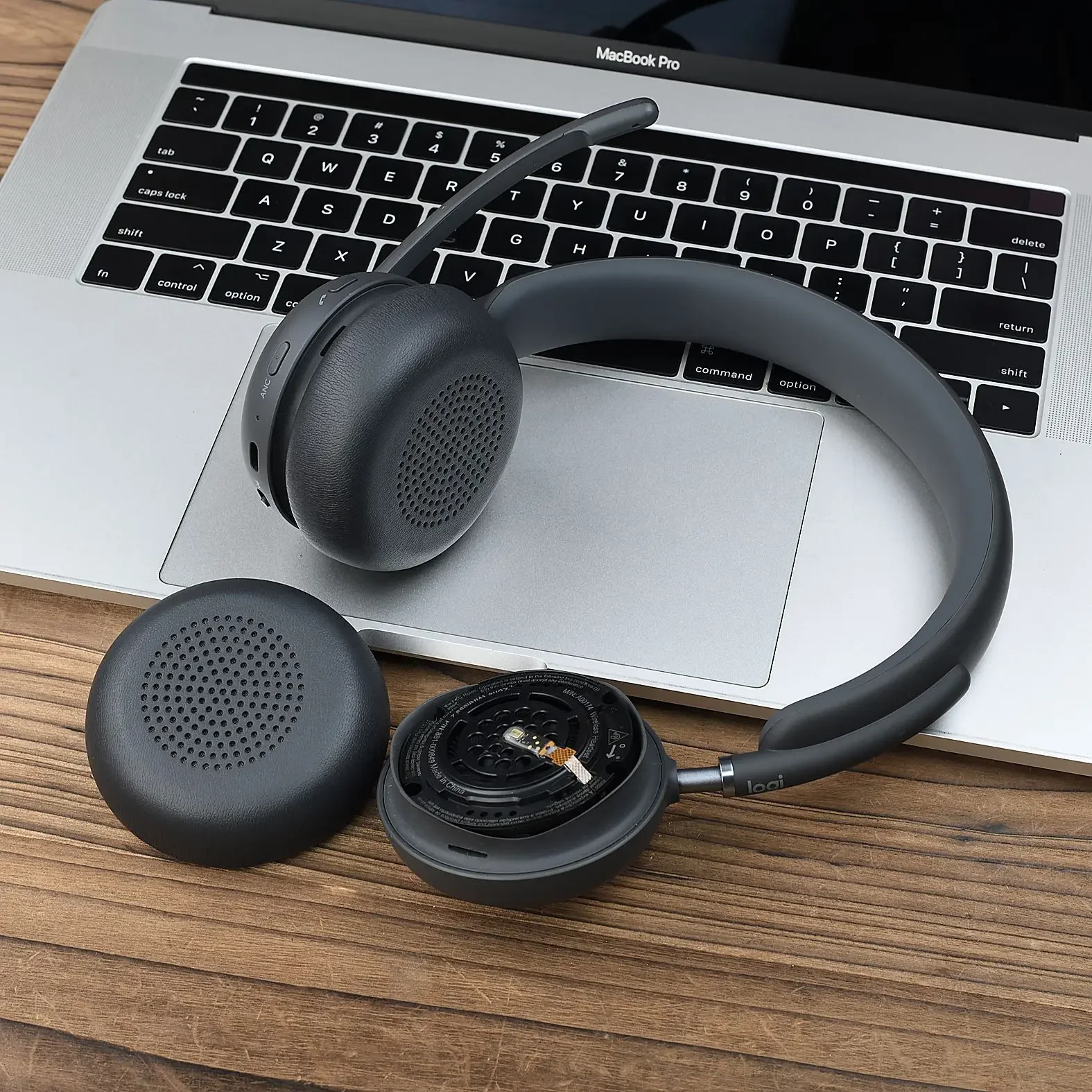 وسادات أذن بديلة لسماعات الرأس Logitech Zone 950 وسادات أذن جلدية أكثر نعومة من البروتين وسادات أذن عالية الجودة،