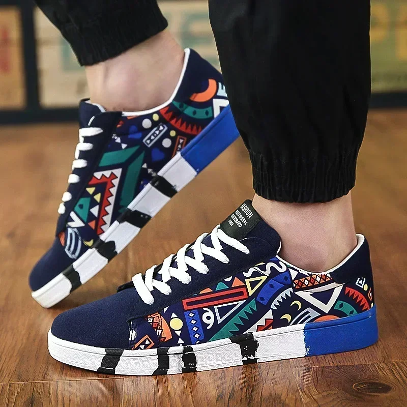 Graffiti Canvas Men\'s Shoes Outdoor New Men Sneakers Casual Shoes Printing Fashion Flat Vulcanized Shoes Man zapatillas hombre