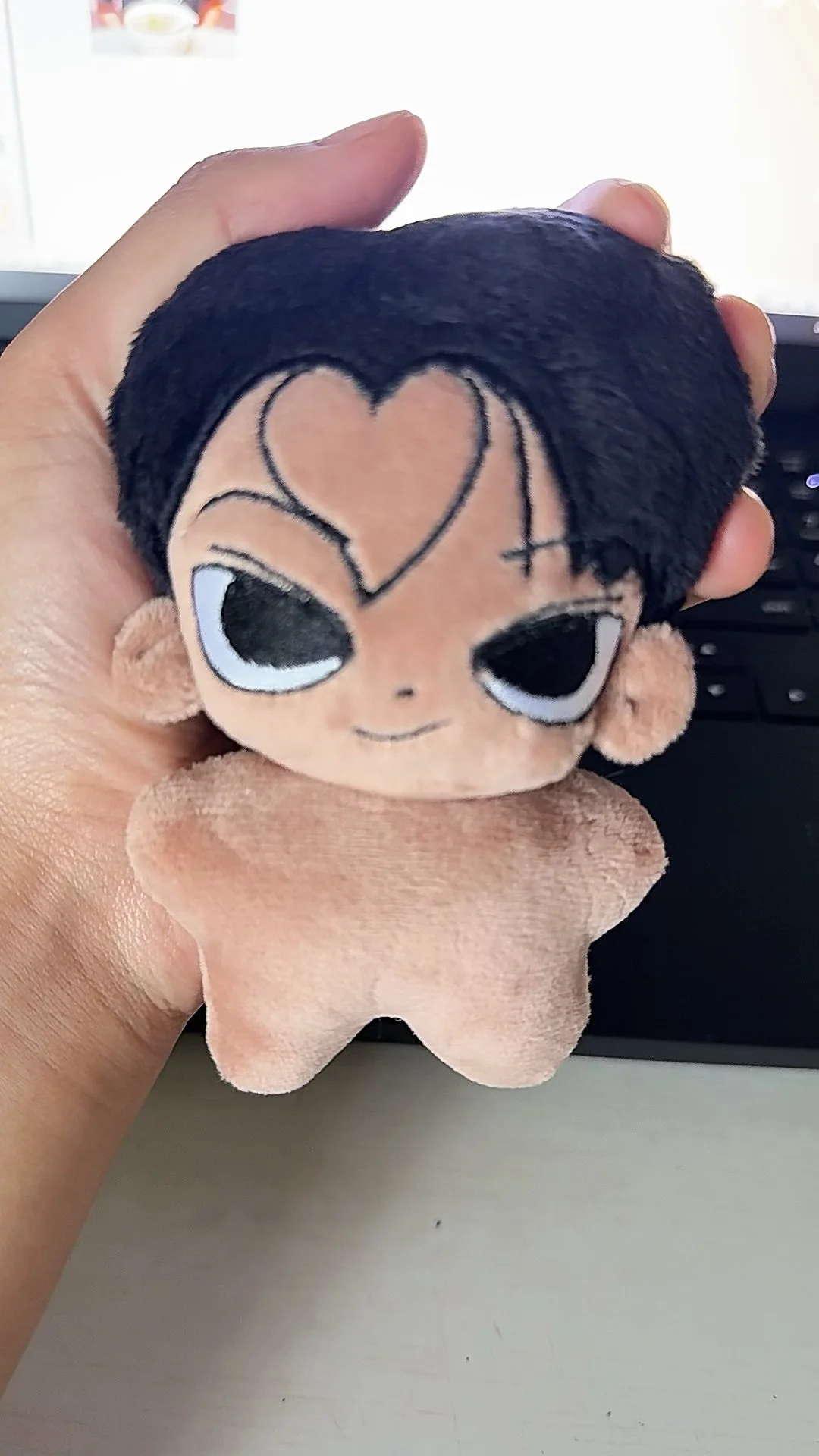 Peluche de 10cm pour beau garçon, idole Park Jong-seong, peau noire et blanche, corps d'étoile de mer, poupée en coton, sac à dos, pendentif, ornement ou cadeau