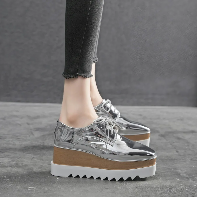 スクエアトゥの女性の靴秋モディスオックスフォードパテントレザーバレエフラットカジュアル女性スニーカー下駄プラットフォームレディースシューズa