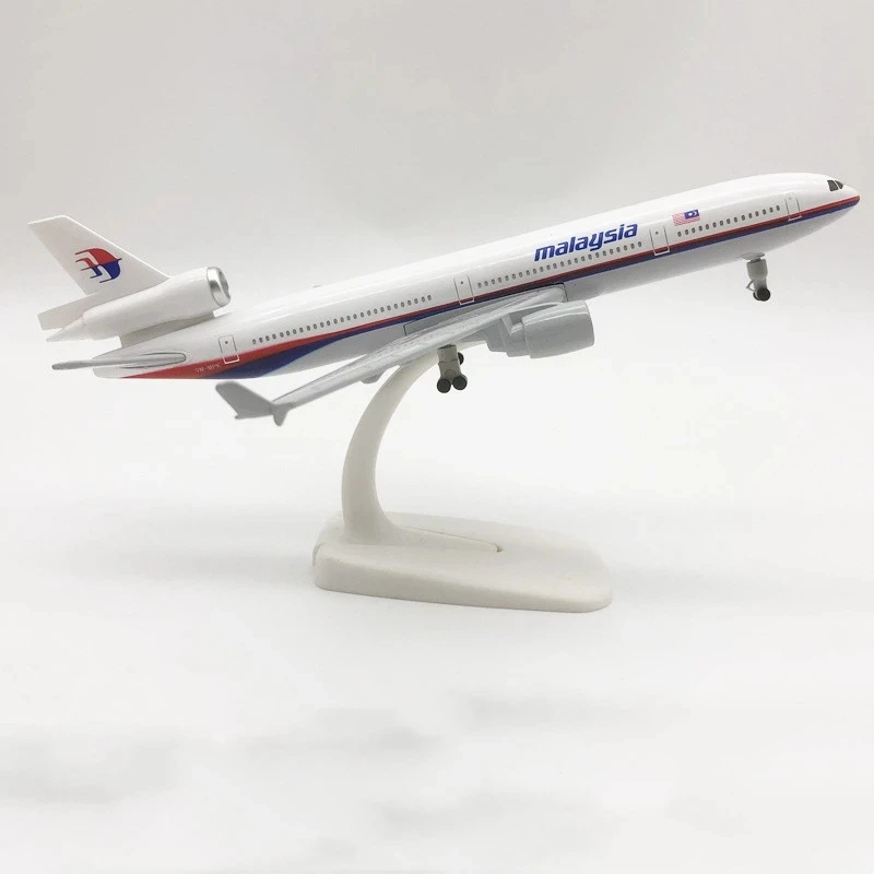 NEW 20cm Alloy Metal Air Malaysia Airlines MD MD-11 Airways Diecast Airplane Model Plane Model Aircraft Wheels Landing Gears toy