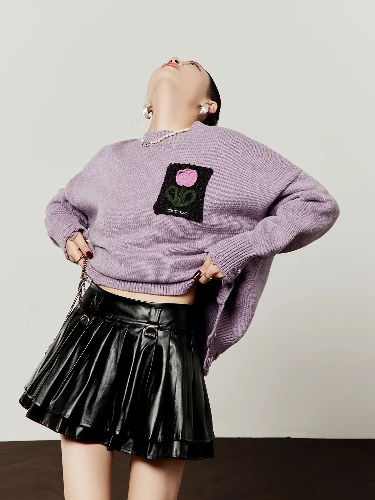 

Свободный повседневный женский свитер с круглым вырезом, фиолетовый с цветочным узором, весенняя новинка, вязаный топ с длинными рукавами в стиле Чжоу Ли У