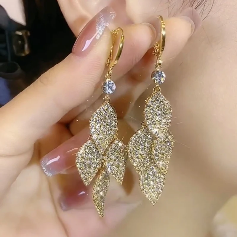 

Elegant Rhinestone Leaves Tassel Pendant Earrings for Women New Fashion Trend Luxury Temperament Ladies Wedding Party Jewelry