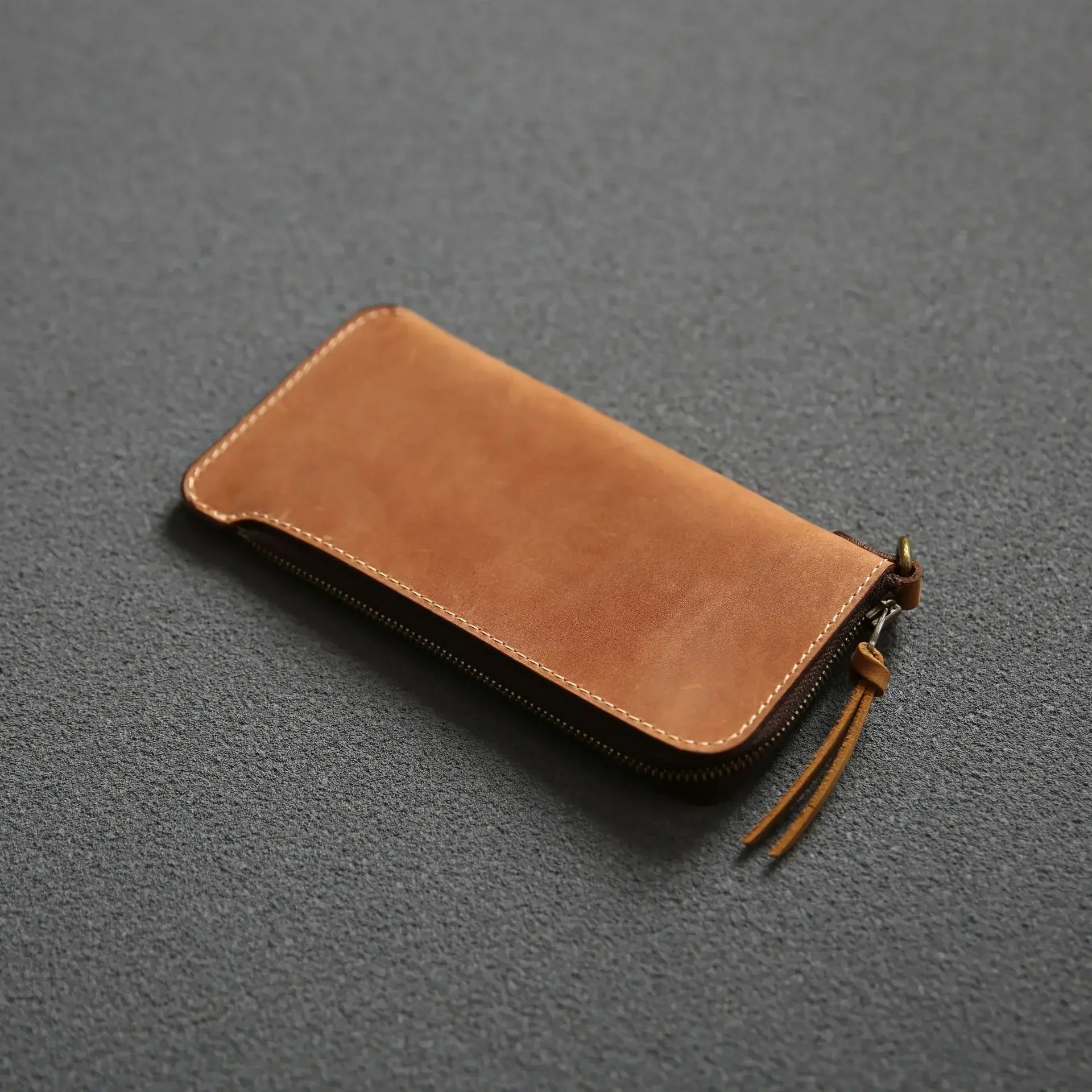 

Men's long leather ultra-thin money Bao top layer cattle belt zipper money clip Youth simple retro crazy horse leather clip