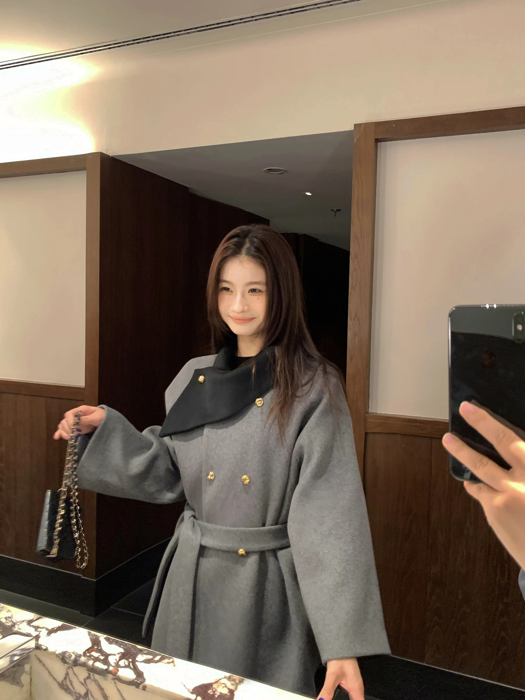 

Двубортное шерстяное пальто Buou Miu для женщин, средней длины, с завышенной талией, с золотыми пуговицами, для повседневной носки и офиса, стильное, легкое...