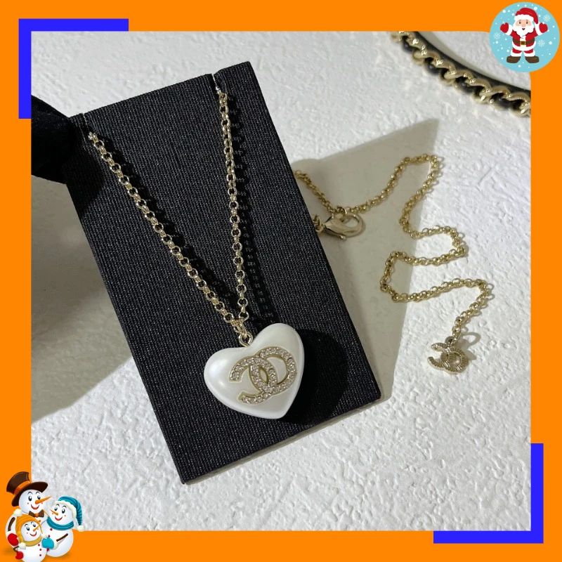 White Love Resin Necklace Female Classic Antique Sweet Versatile Heart-shaped Wind Collarbone Chain Tide