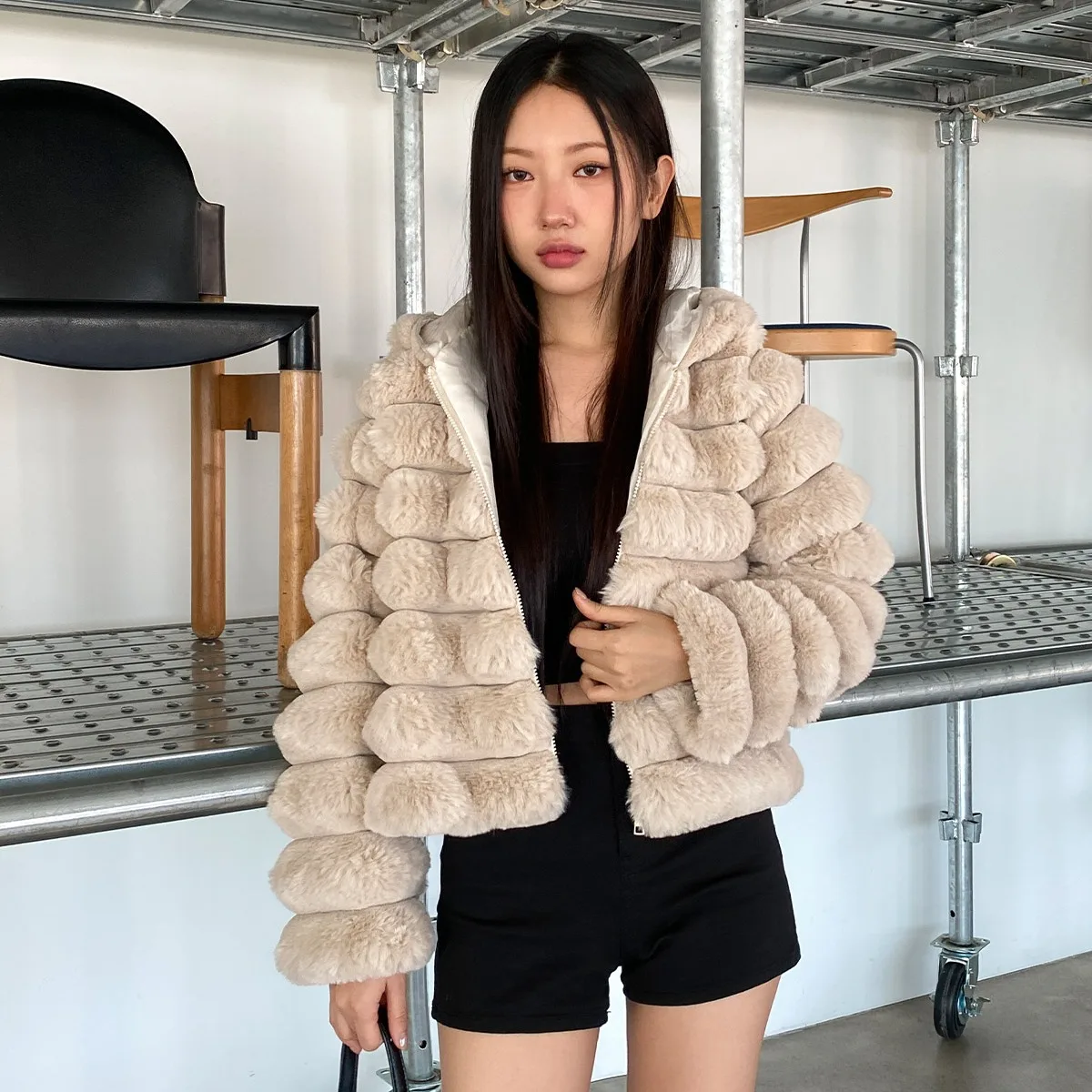 여성용 가을 겨울 한국 스타일 시크 루즈 패셔너블 후드 친환경 인조 모피 소프트 탑