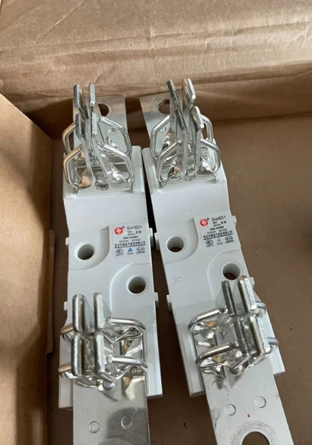 Sist601 NH3 RT16-3، قاعدة الصمامات من أنبوب الصمامات، قاعدة الصمامات الاتصال للسكين، قاعدة الصمامات لتثبيت وصلة الصمامات NH (السكين) #1