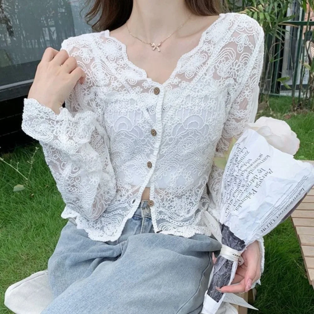 

V-Neck Crochet Top Long Sleeve Floral Pattern Lace Blouse Button Down Cropped Cardigan Blouse for Spring Summer Autumn