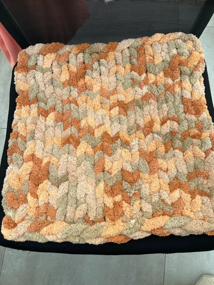250 g handgewebtes Chenille-Graugarn für grobes Strickgarn. Weiches und farbenfrohes, einlagiges Garn mit Samtlinie für Haustiernester – Detail 4