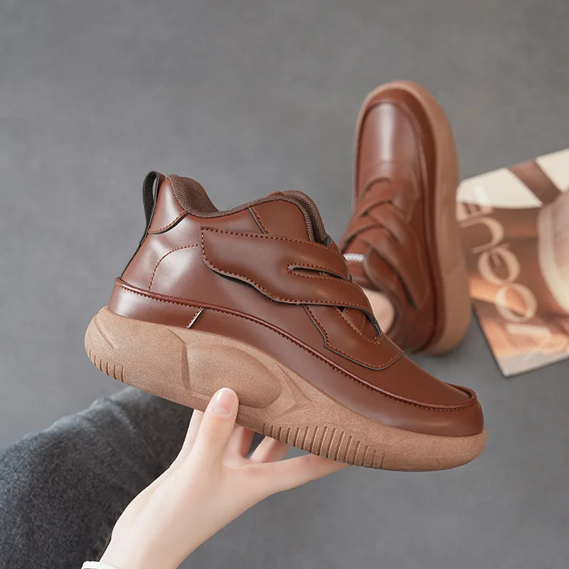 أحذية جلدية لخريف وشتاء 2025 أحذية رياضية كاجوال متعددة الاستخدامات للنساء أحذية مريحة عالية الجودة مقاومة للماء #4